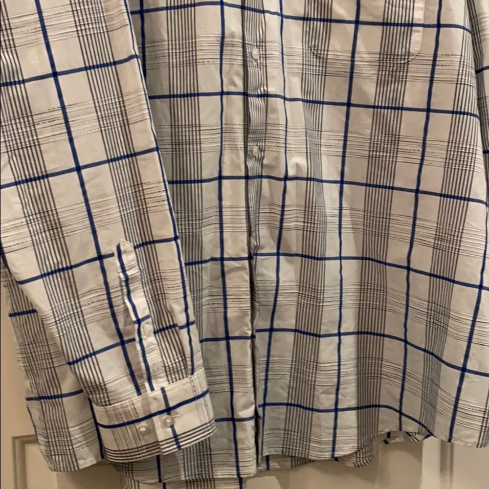 Big & Tall Tommy Bahama casual button down shirt - Picture 3 of 3